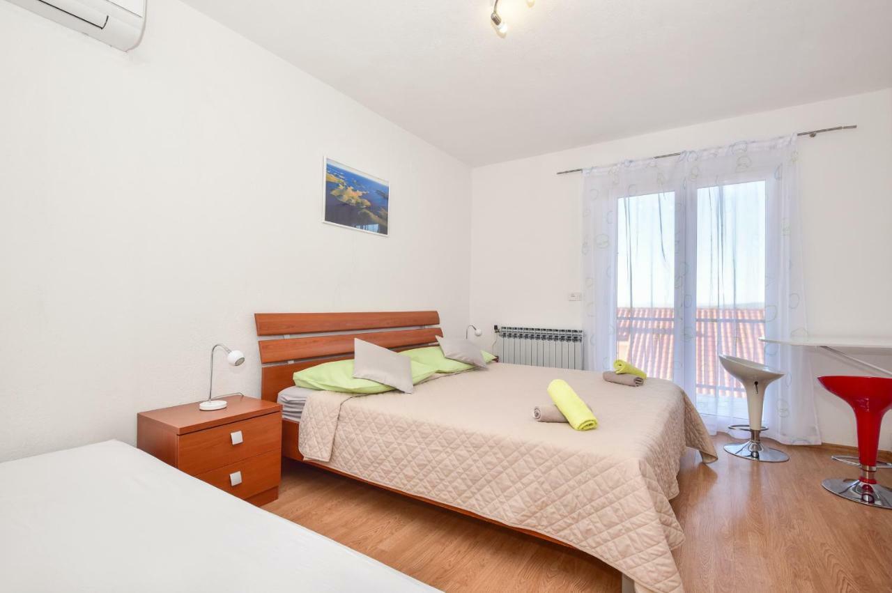 Apartments Mare Brela Exterior photo